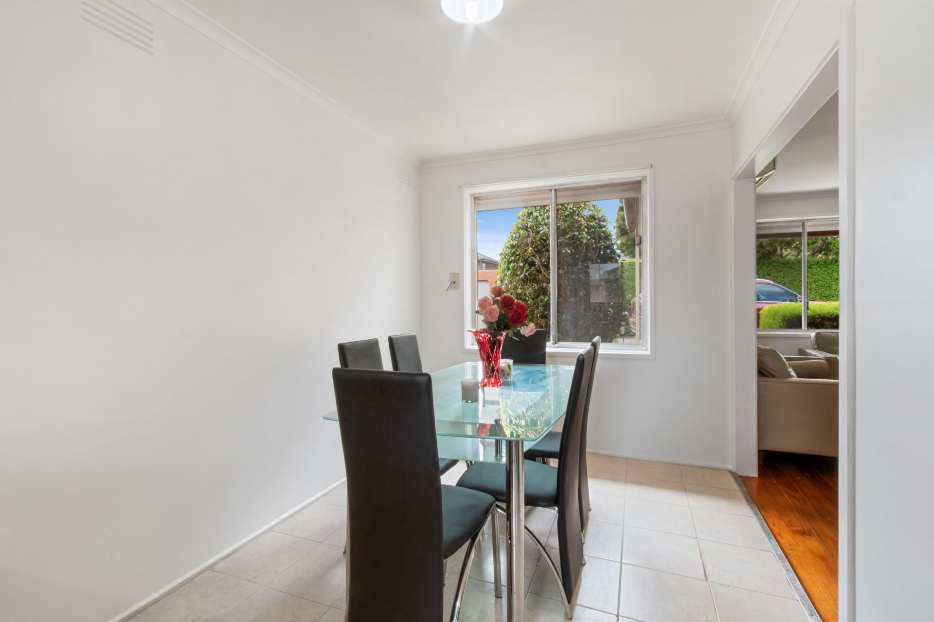 Discover Exceptional Family Living in the Heart of Lalor