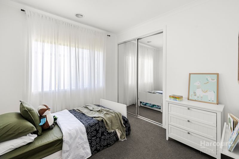 16 Dollarbird Drive, Deanside