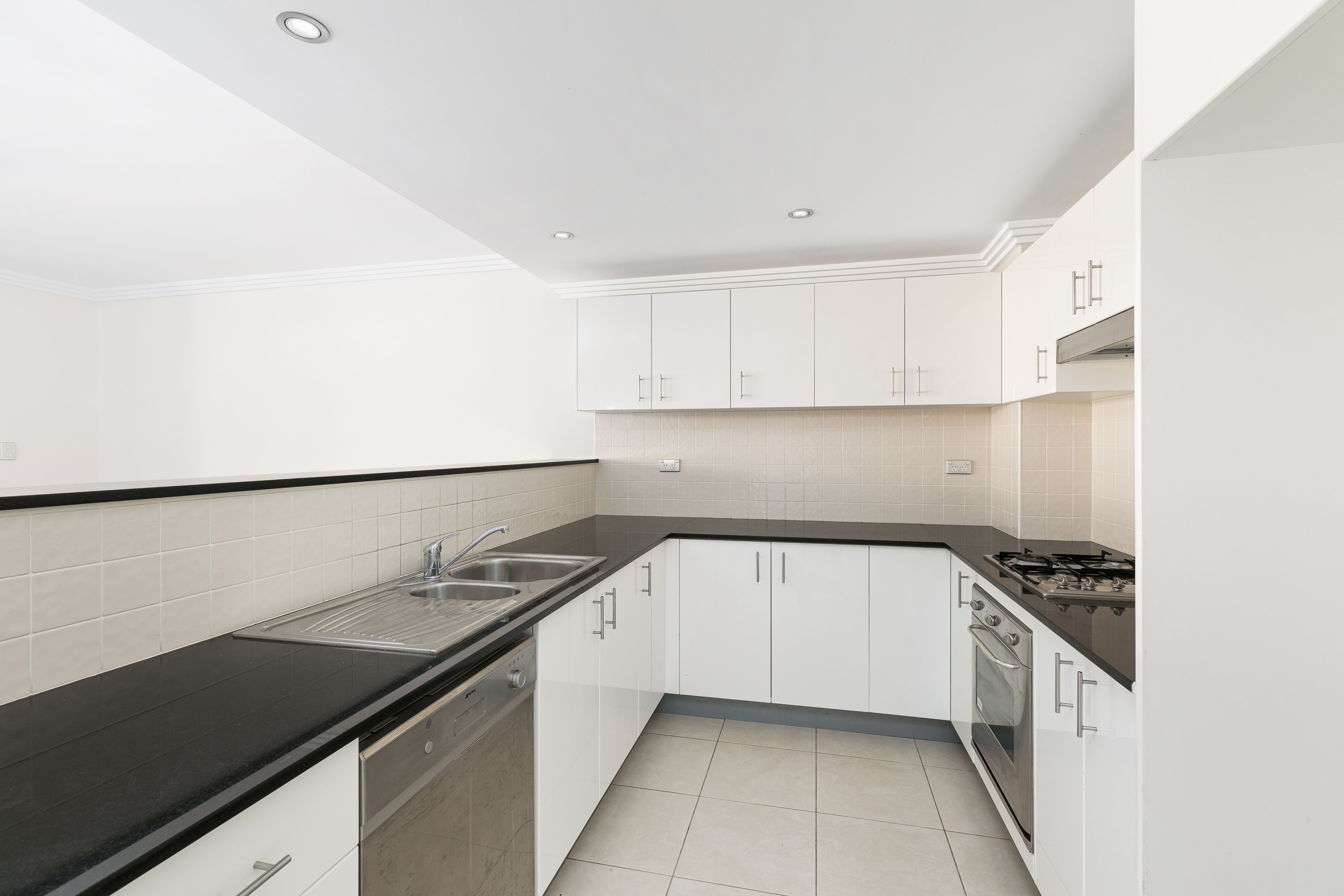 58/8-12 Wandella Road MIRANDA 2228