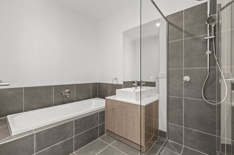 4 Lagi Entrance, Wollert