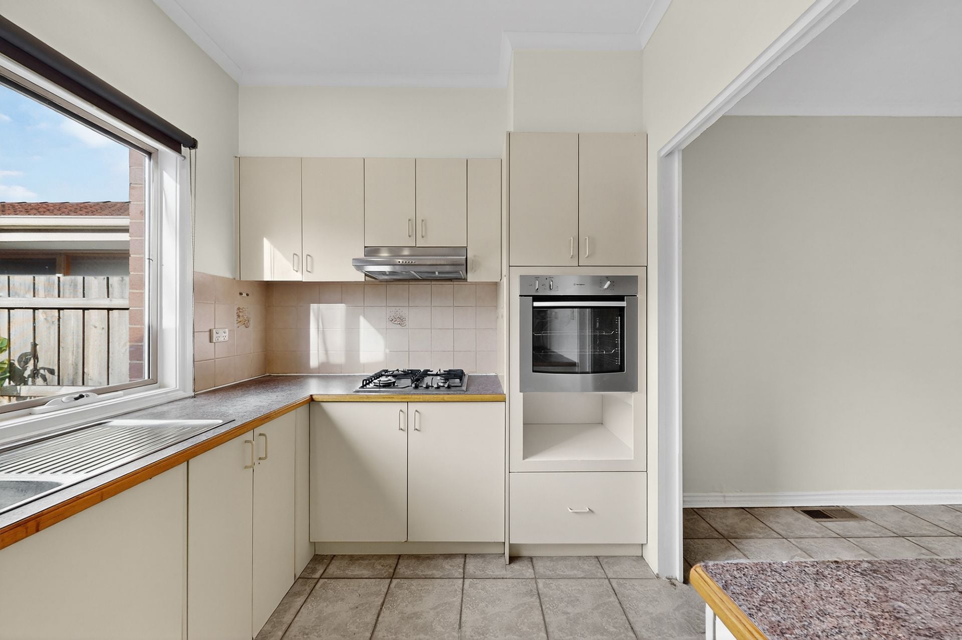 2/30 Snowdon Avenue, Caulfield - Thumbnail 3