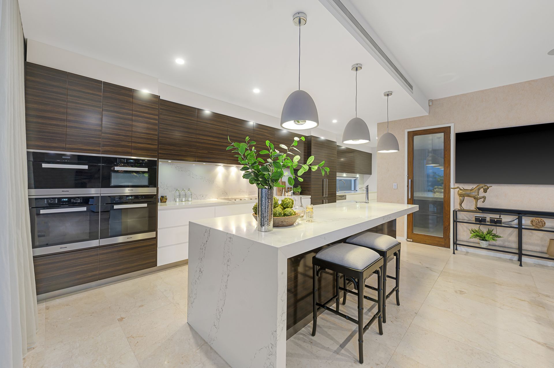 126 Amalfi Drive, Isle Of Capri QLD 4217, Surfers Paradise - Thumbnail 7