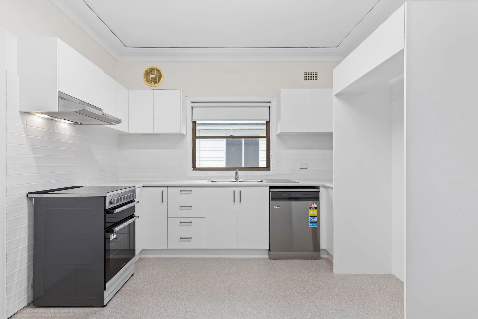 16 Boyd Street, Swansea NSW, Swansea - Thumbnail 6
