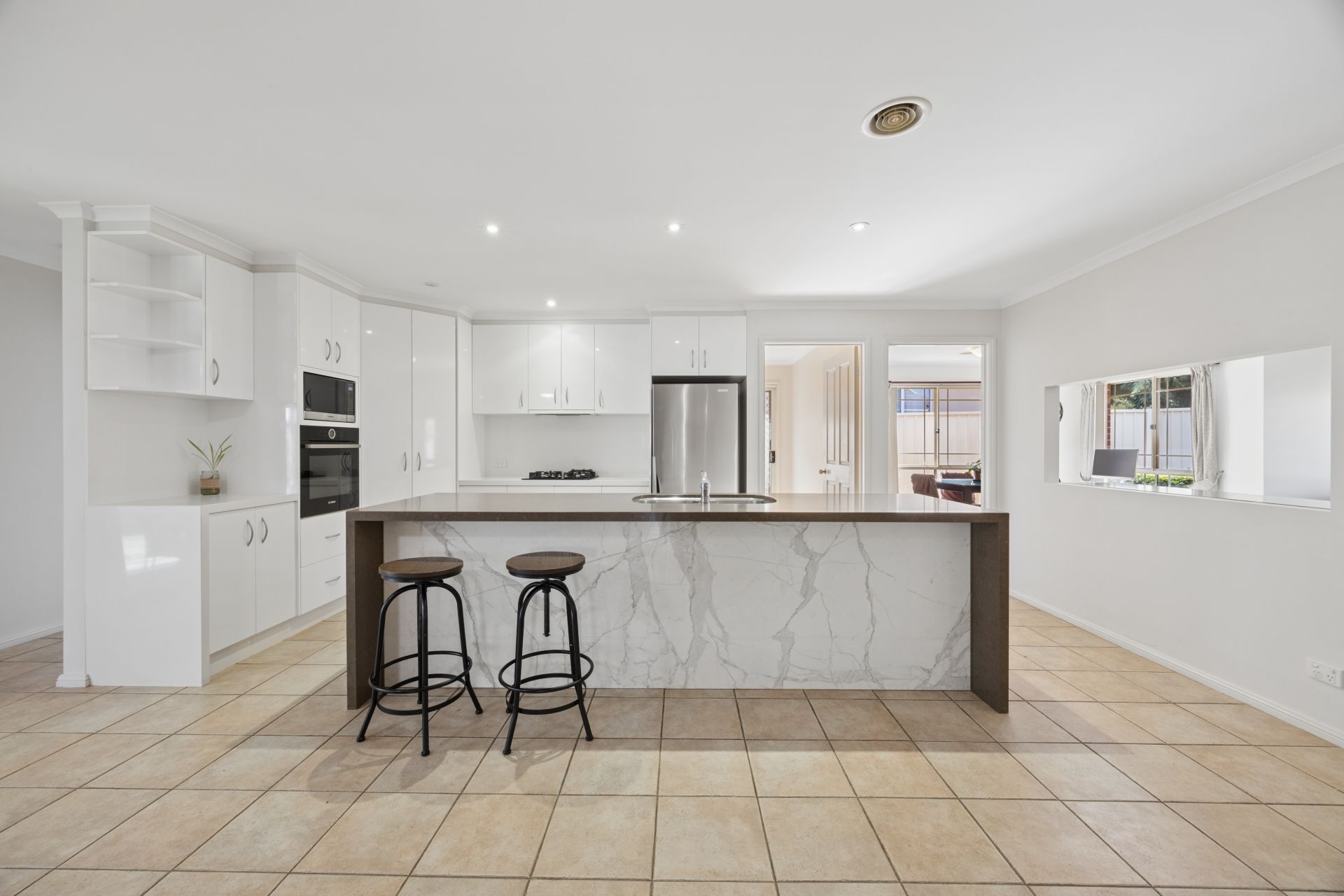 9 Macadamia Close Jerrabomberra NSW, Jerrabomberra - Thumbnail 2