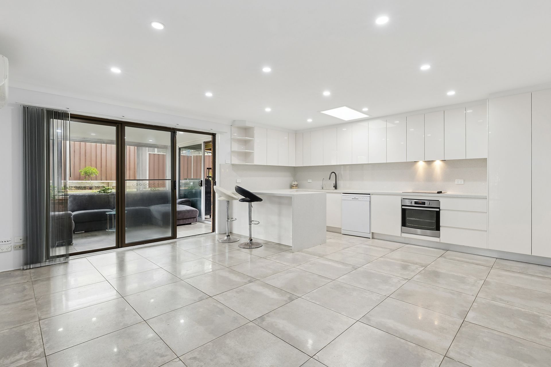 4 Randwick Close, Casula, Casula - Thumbnail 3
