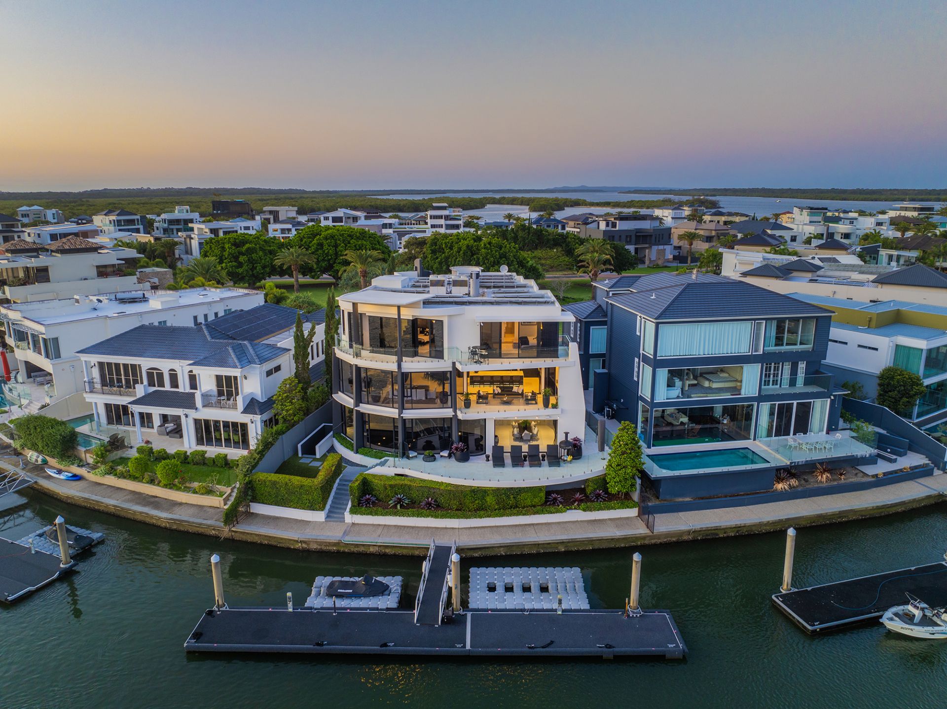 26 Hampton Court, Sovereign Islands - Thumbnail 4