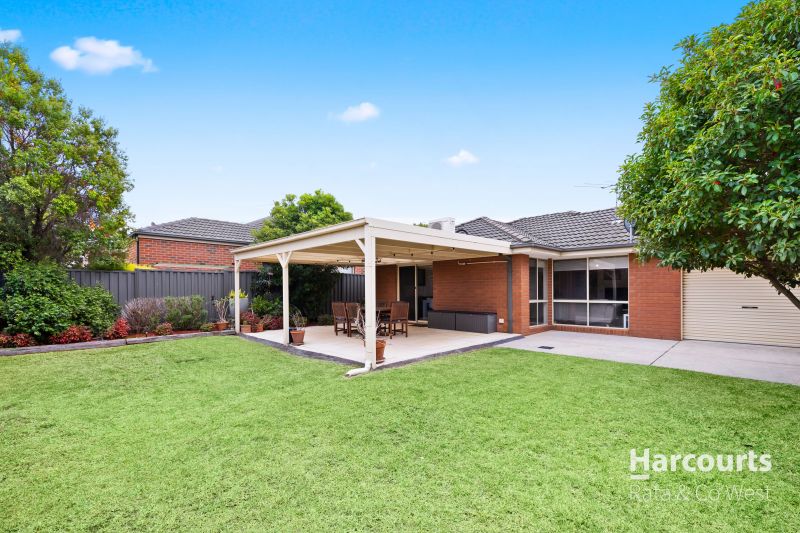 43 Heysen Parkway, Caroline Springs