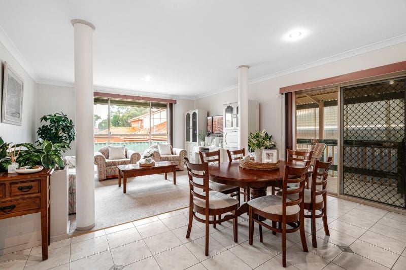 4 Silvertop Court, Mill Park