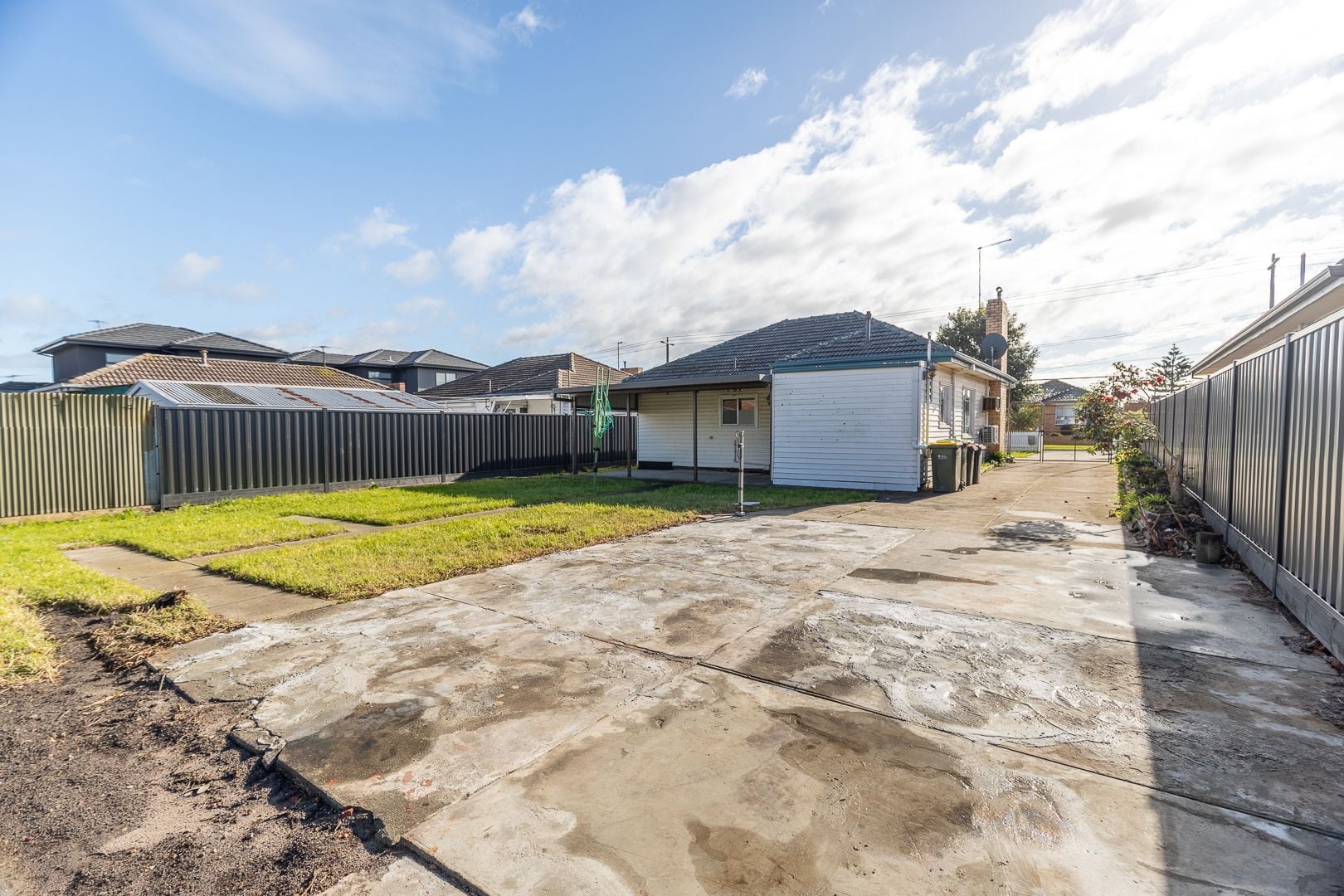 SPACIOUS 3-BEDROOM FAMILY HOME IN PRIME LOCATION