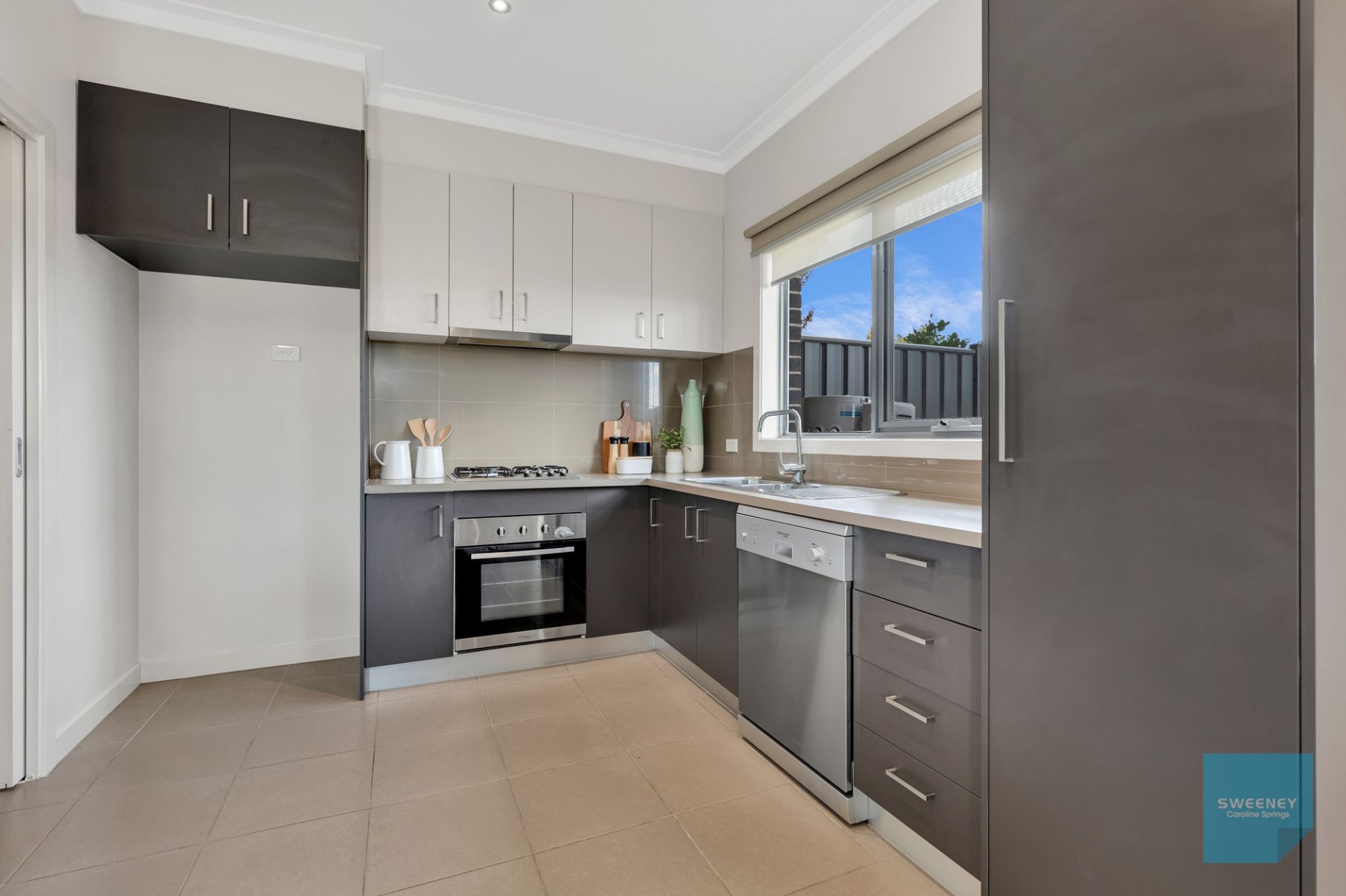 6/69-77 Lancefield Drive, Caroline Springs - Thumbnail 4