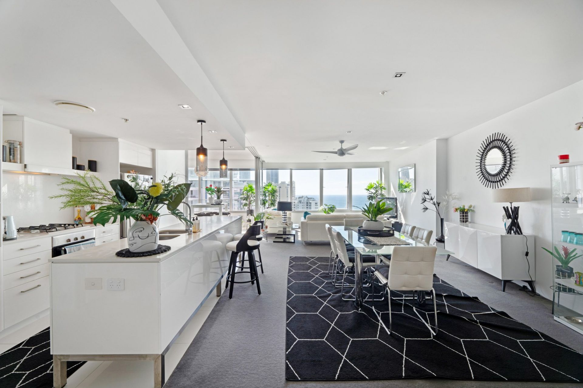 2401/9 Hamilton Avenue, Surfers Paradise - Thumbnail 4