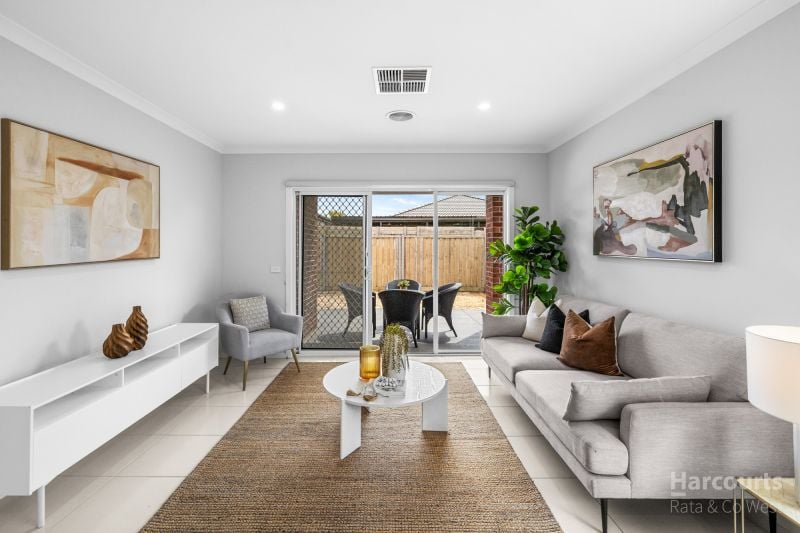 48 Royale Drive, Fraser Rise