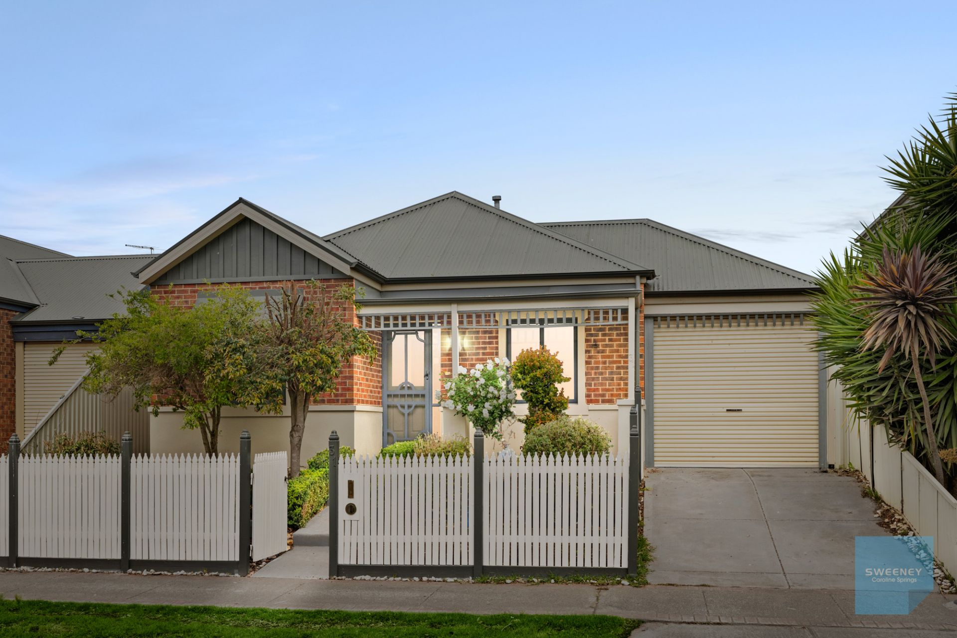 31 Hunts Cross Way, Caroline Springs - Thumbnail 2