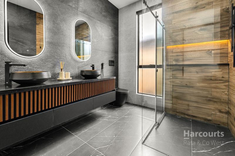 23 Shadow Street, Deanside