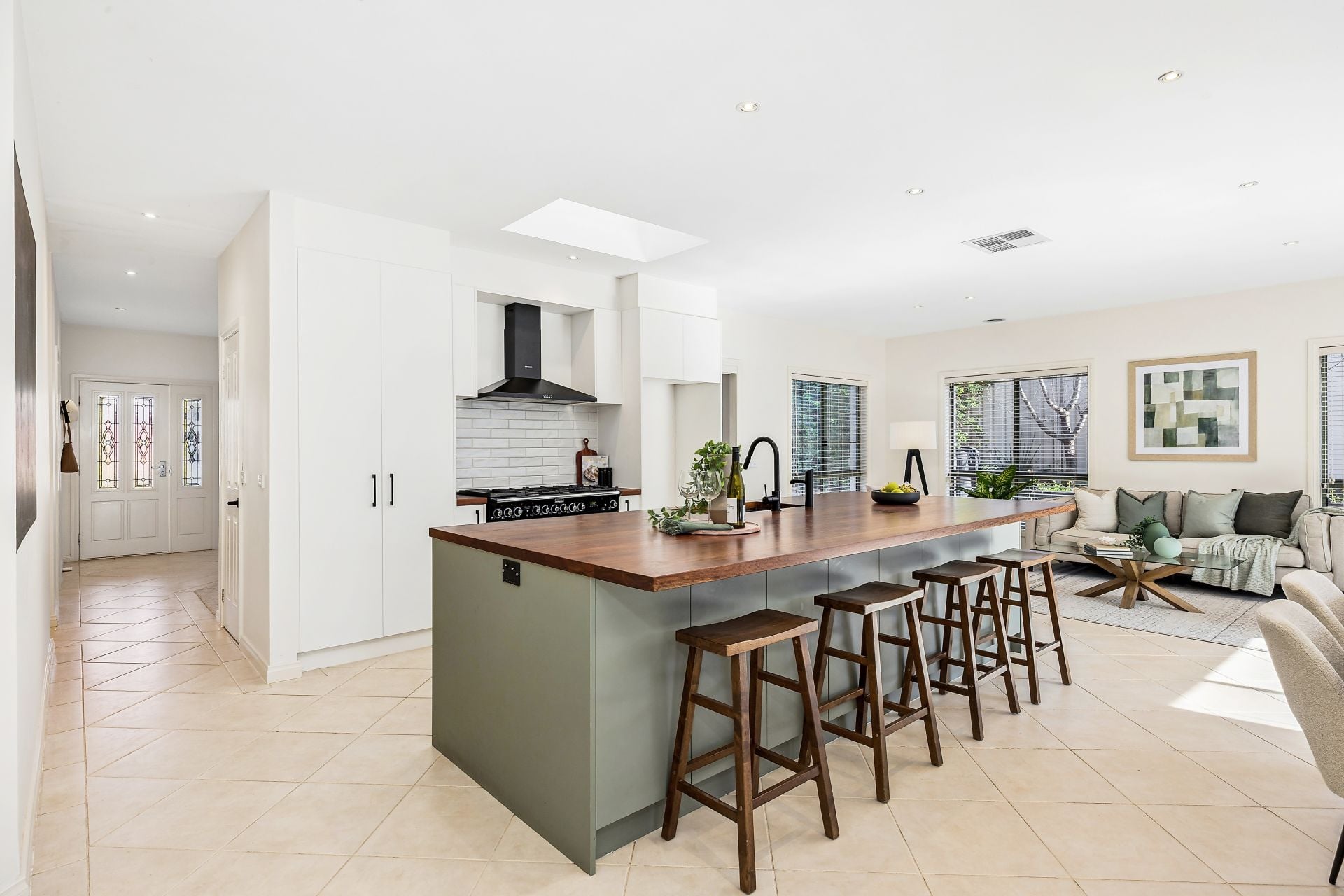50 Katherine Avenue, Amaroo ACT, Amaroo - Thumbnail 4