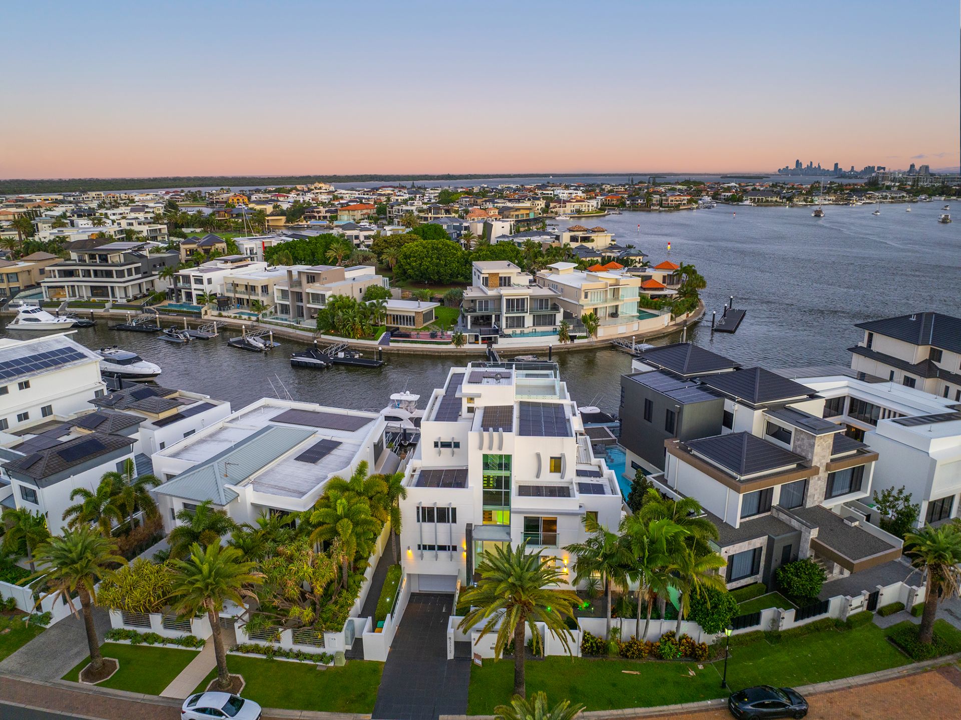 38 Knightsbridge Parade West, Sovereign Islands QLD 4216, Sovereign Islands - Thumbnail 2