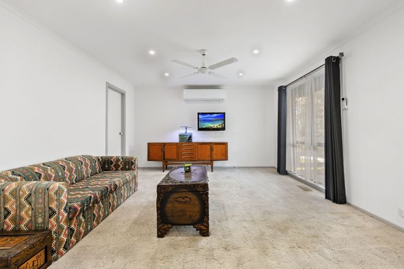 3 Windeatt Close, Mill Park