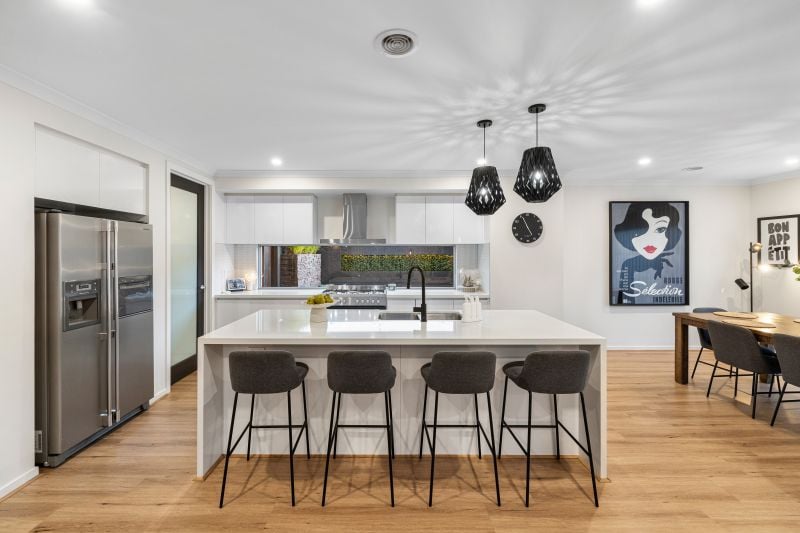 14 Roaming Drive, Fraser Rise