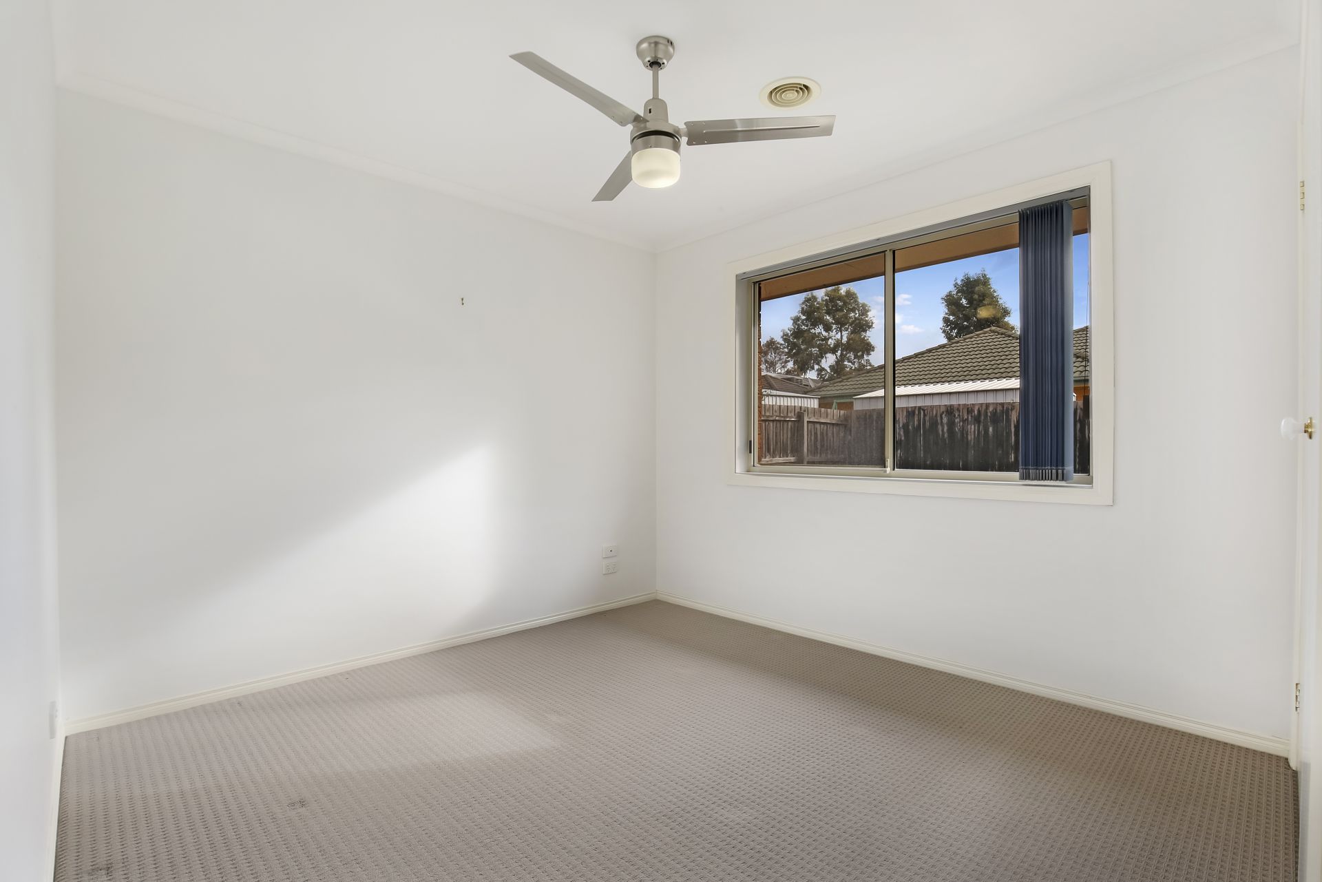 Easy Living in Mill Park Lakes!