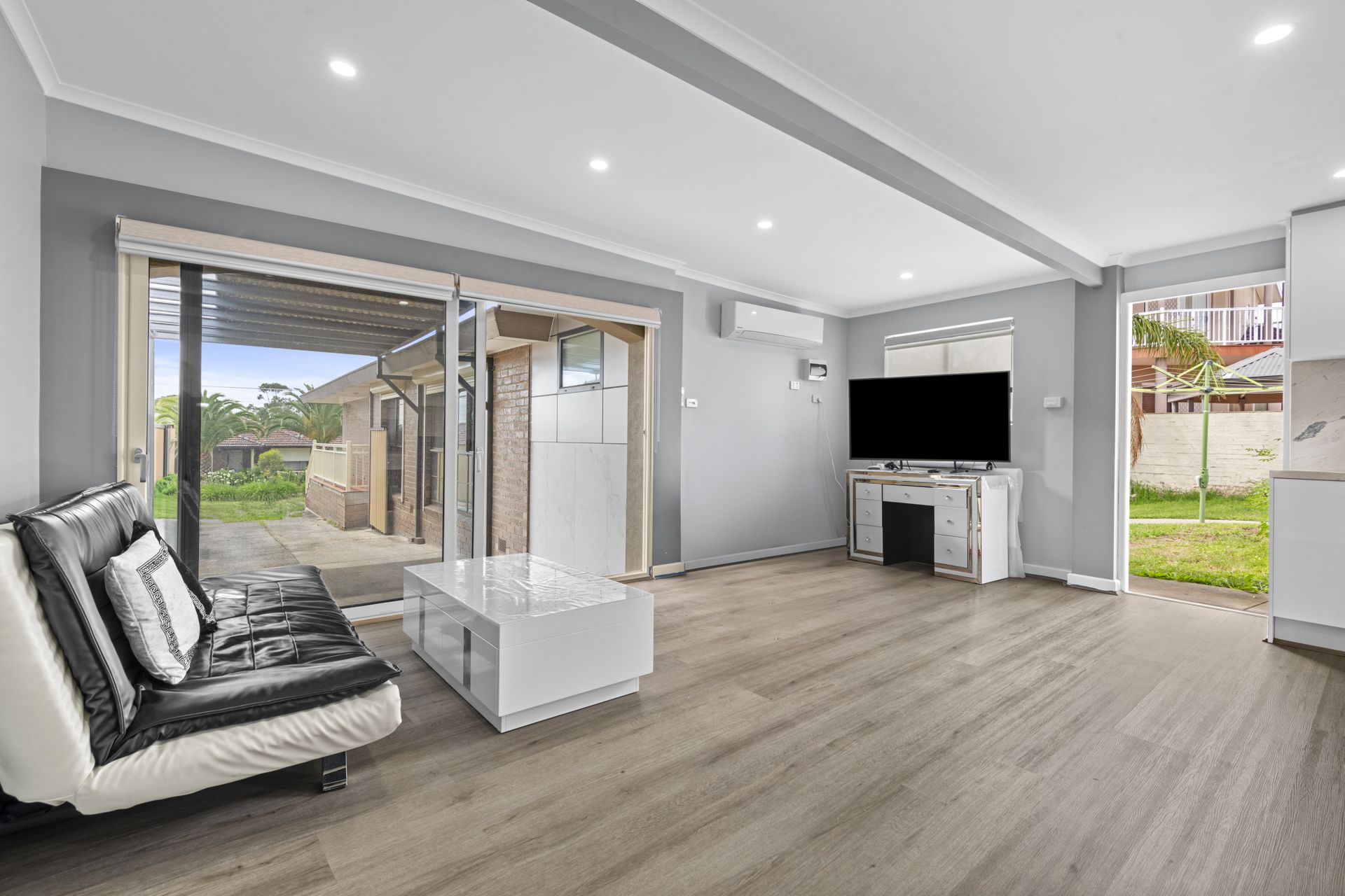 SURPRISE PACKAGE – 3 BEDROOMS, 3 BATHROOMS