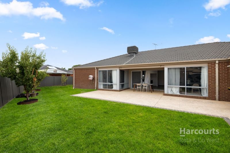 3 Streeton Avenue, Caroline Springs