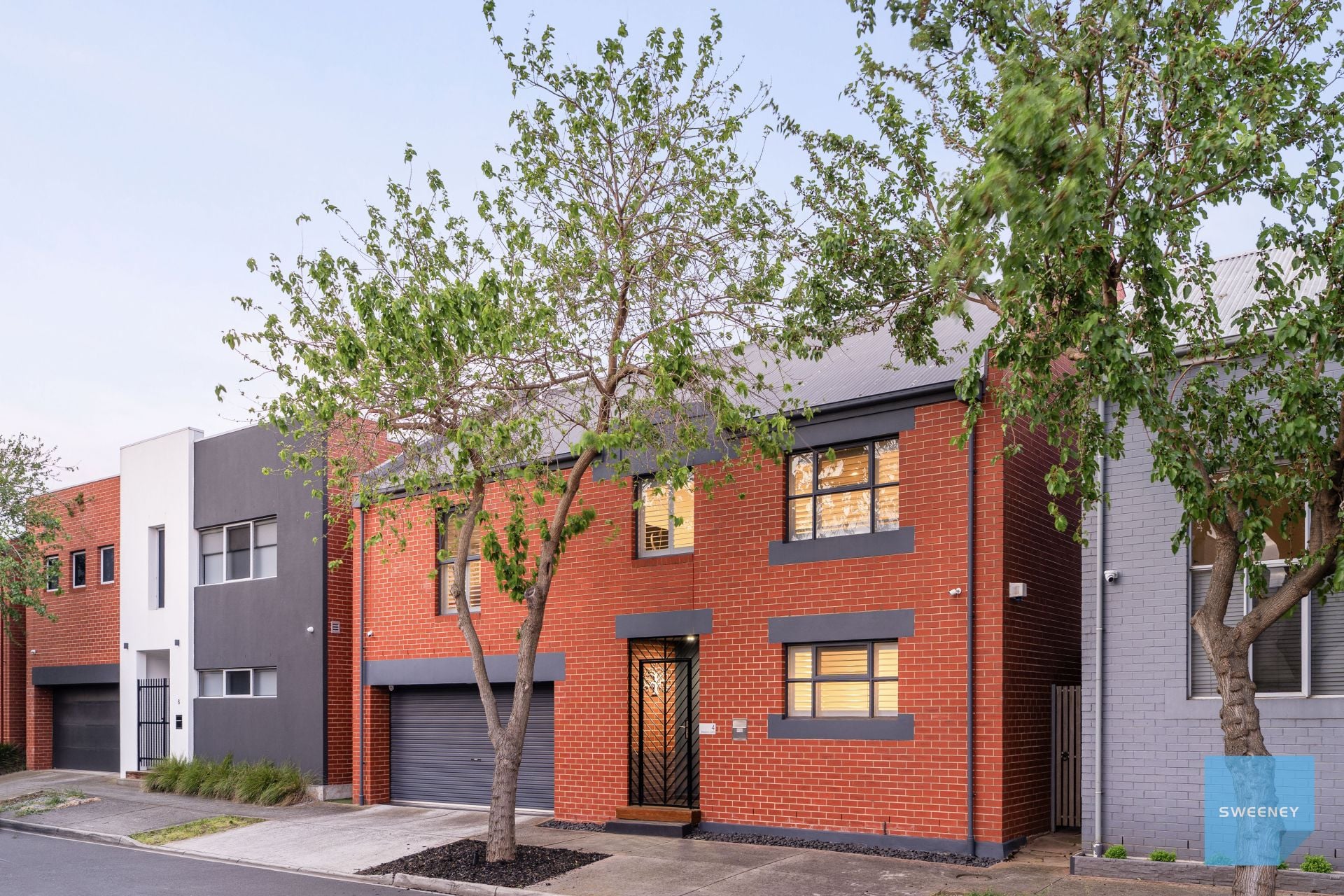 4 Beacon Lane, Caroline Springs - Thumbnail 2