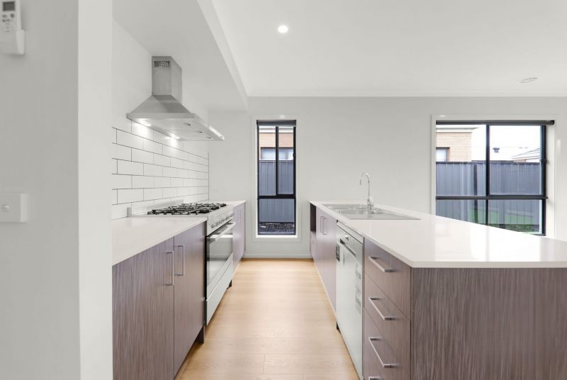 12 Stacey Parade, Mount Cottrell