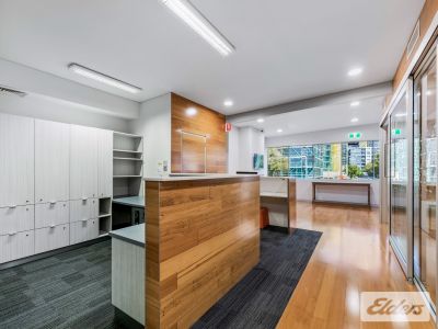 HIGH END OFFICE WITH 16 CAR PARKS!