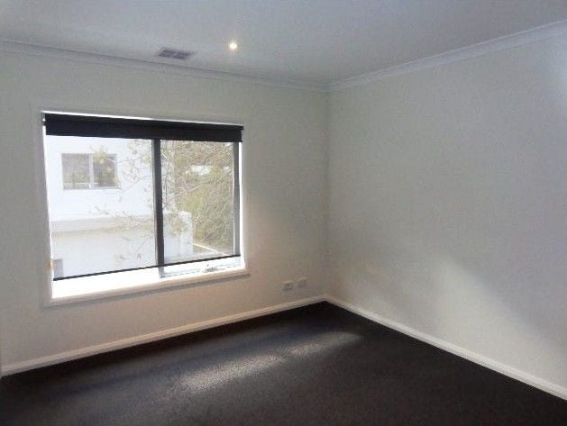 2-Bedroom Unit in Convenient Heidelberg West Location