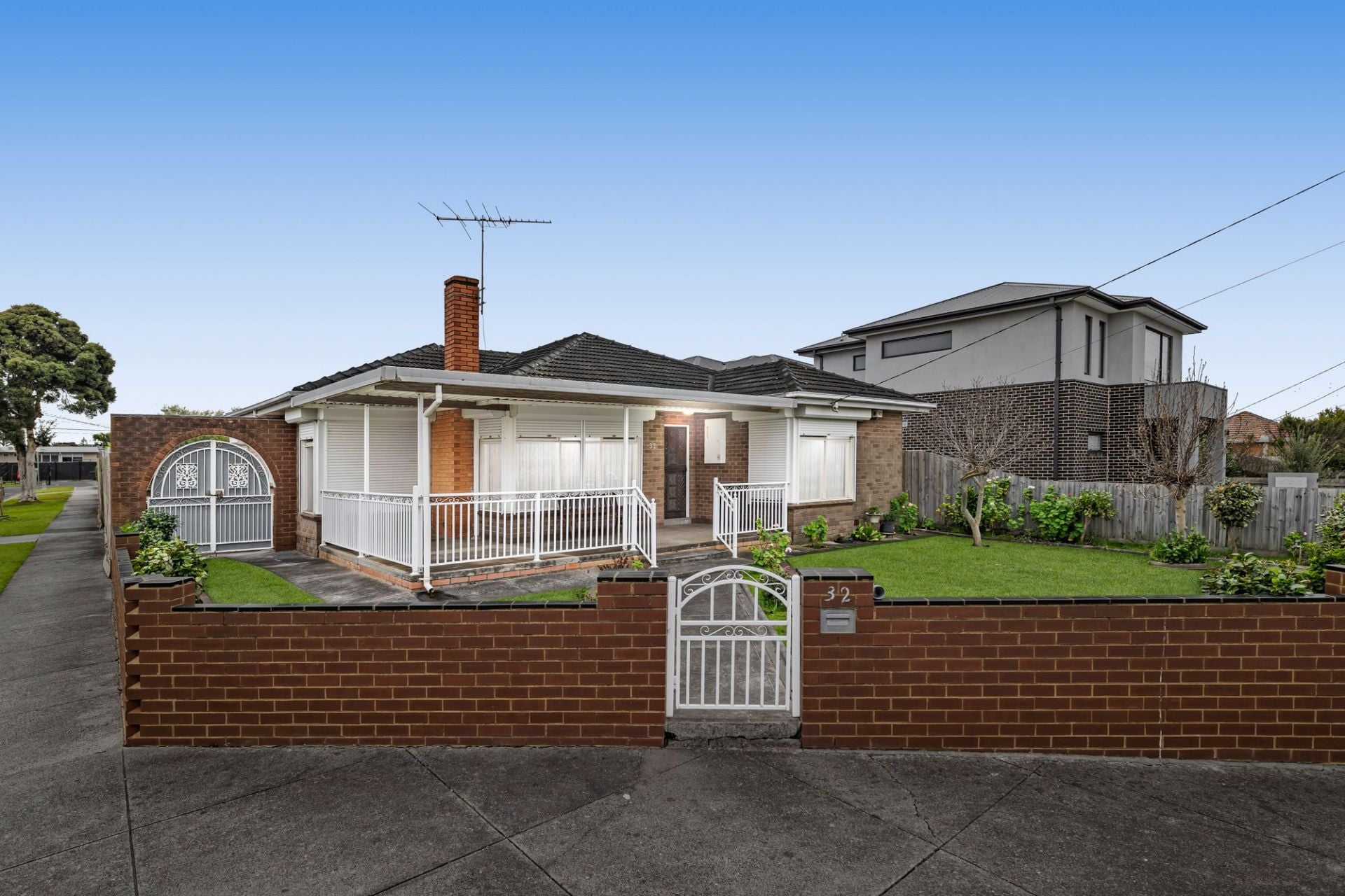 Investor / Builder Alert - Rare RGZ1 Corner Site ...... in Blue-Ribbon Locale