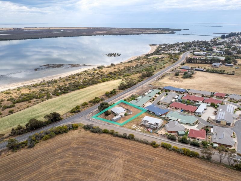 35 Spencer Highway Port Broughton SA, Port Broughton - Image 1