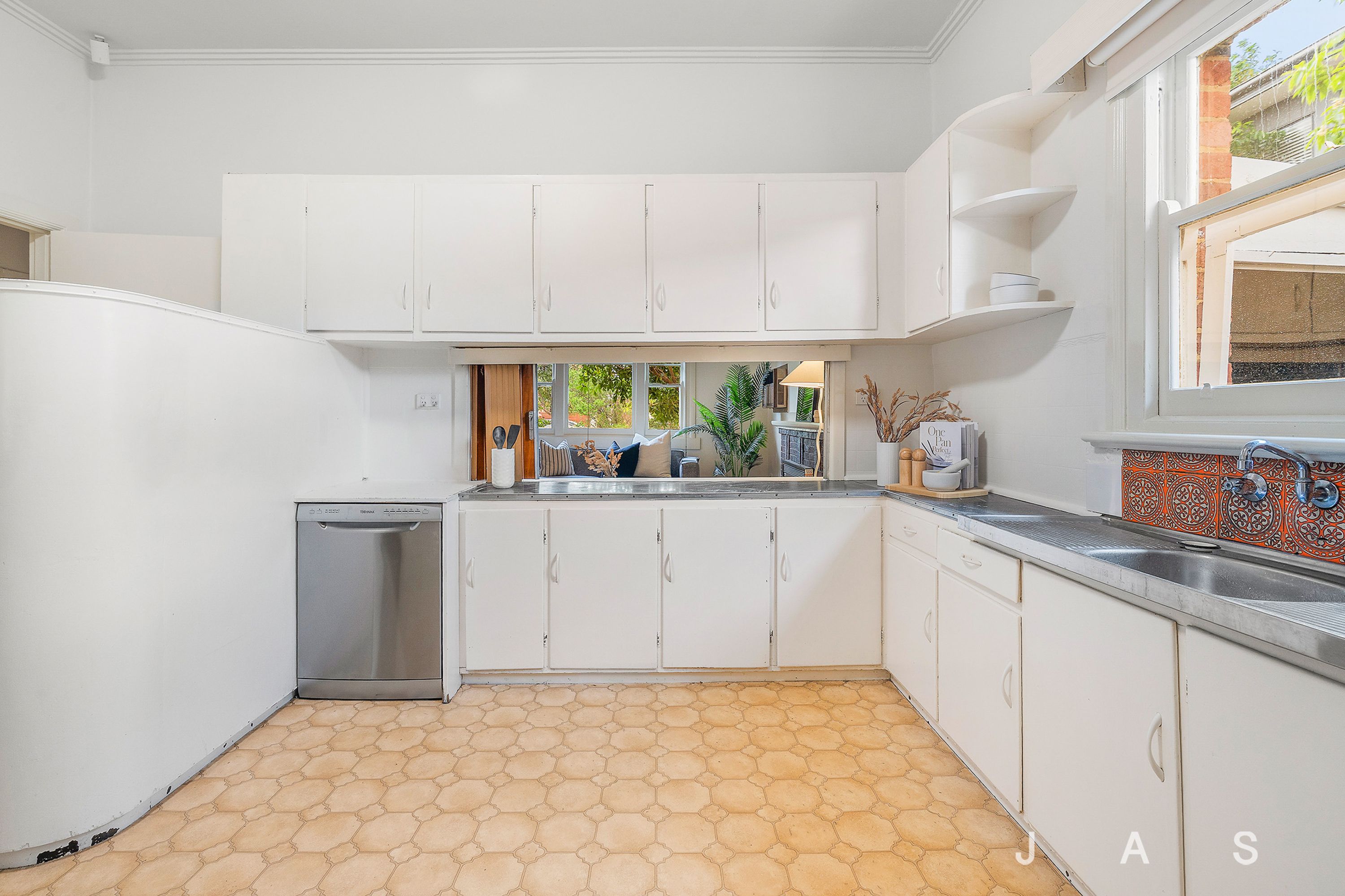 6 Hampton Parade, West Footscray, West Footscray - Thumbnail 5