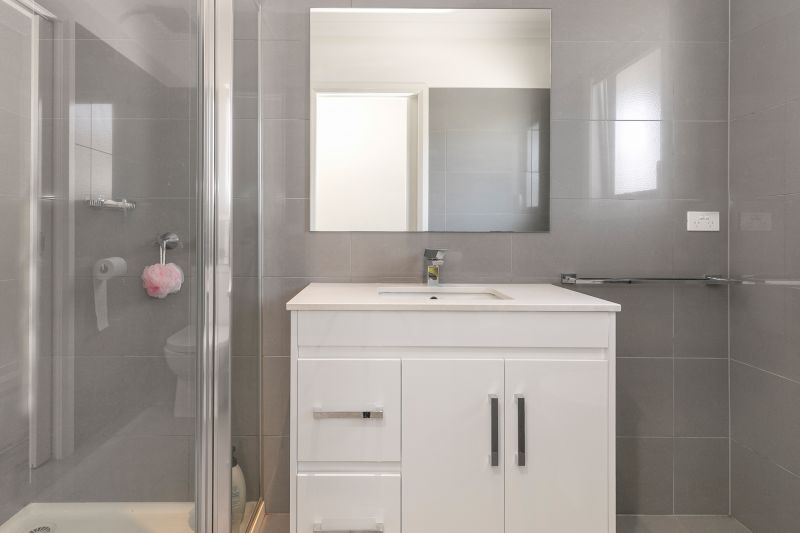 2/17 Cyprus Street, Lalor