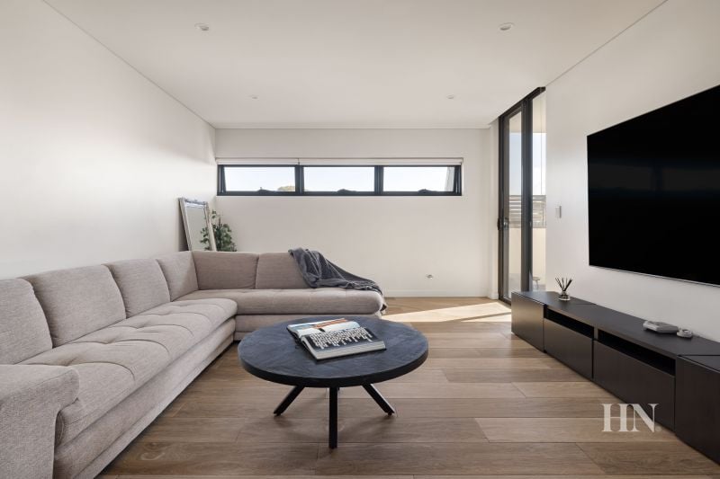 16/64 Majors Bay Road, Concord