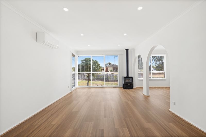 15 Cherry Court, Lalor