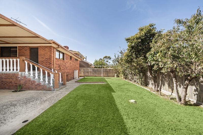 136 Garden Grove Drive, Mill Park