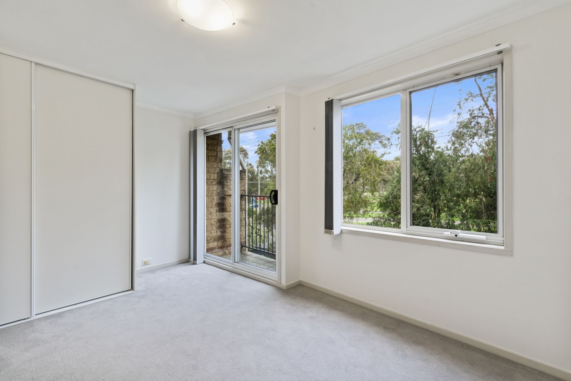 Simplicity, Comfort & Convenience in a Prime Location