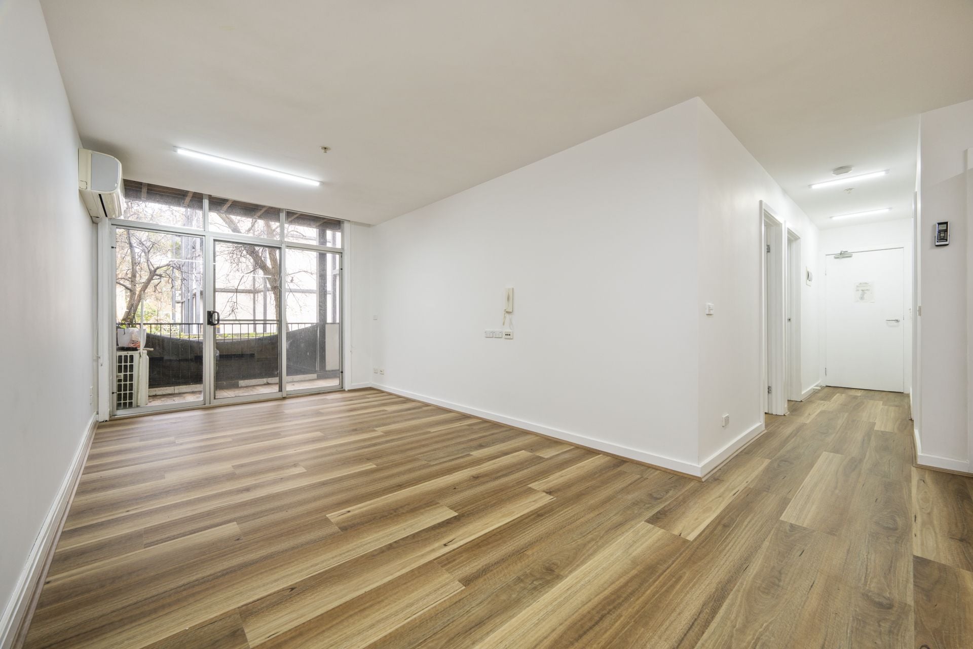 UPDATED APARTMENT IN THE MOUNT COOPER ESTATE