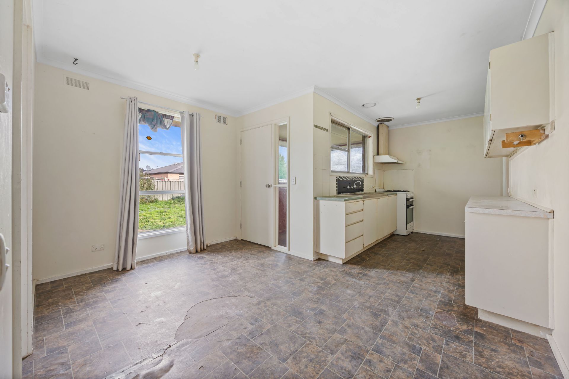 75 Wattle Avenue, Wendouree, Wendouree - Thumbnail 6