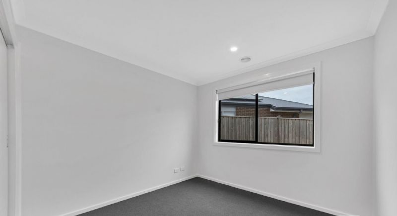 18 Louisville Drive, Thornhill Park