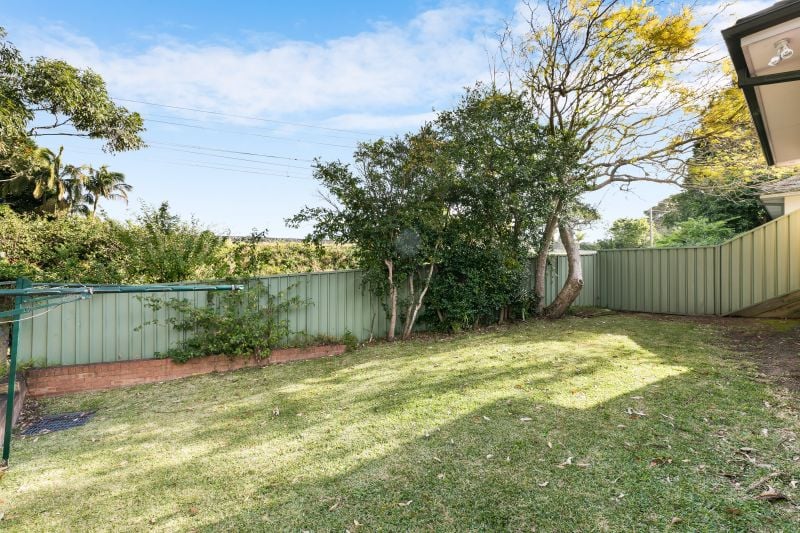 33 Hinkler Avenue CARINGBAH 2229