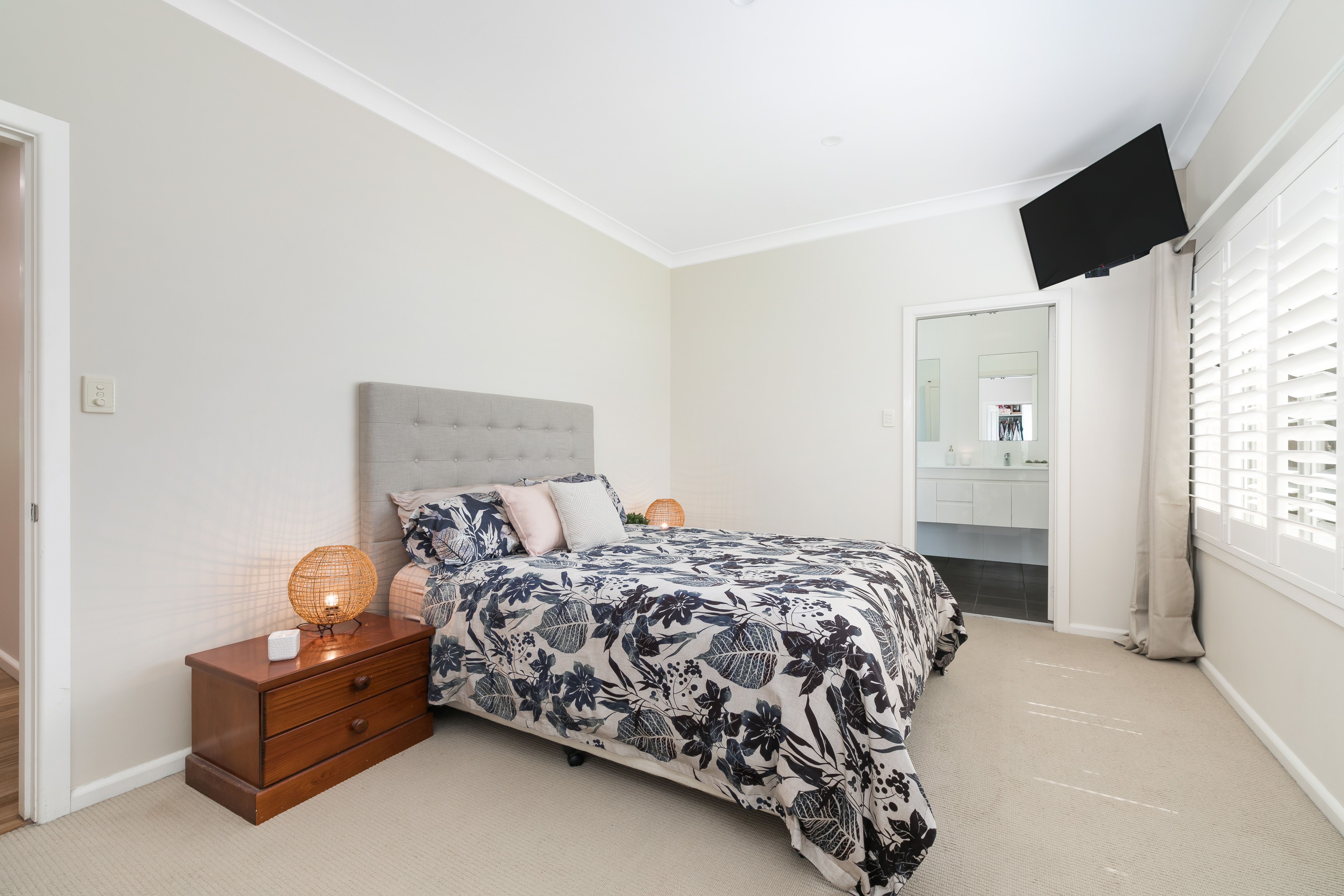 18 Crescent Road CARINGBAH SOUTH 2229