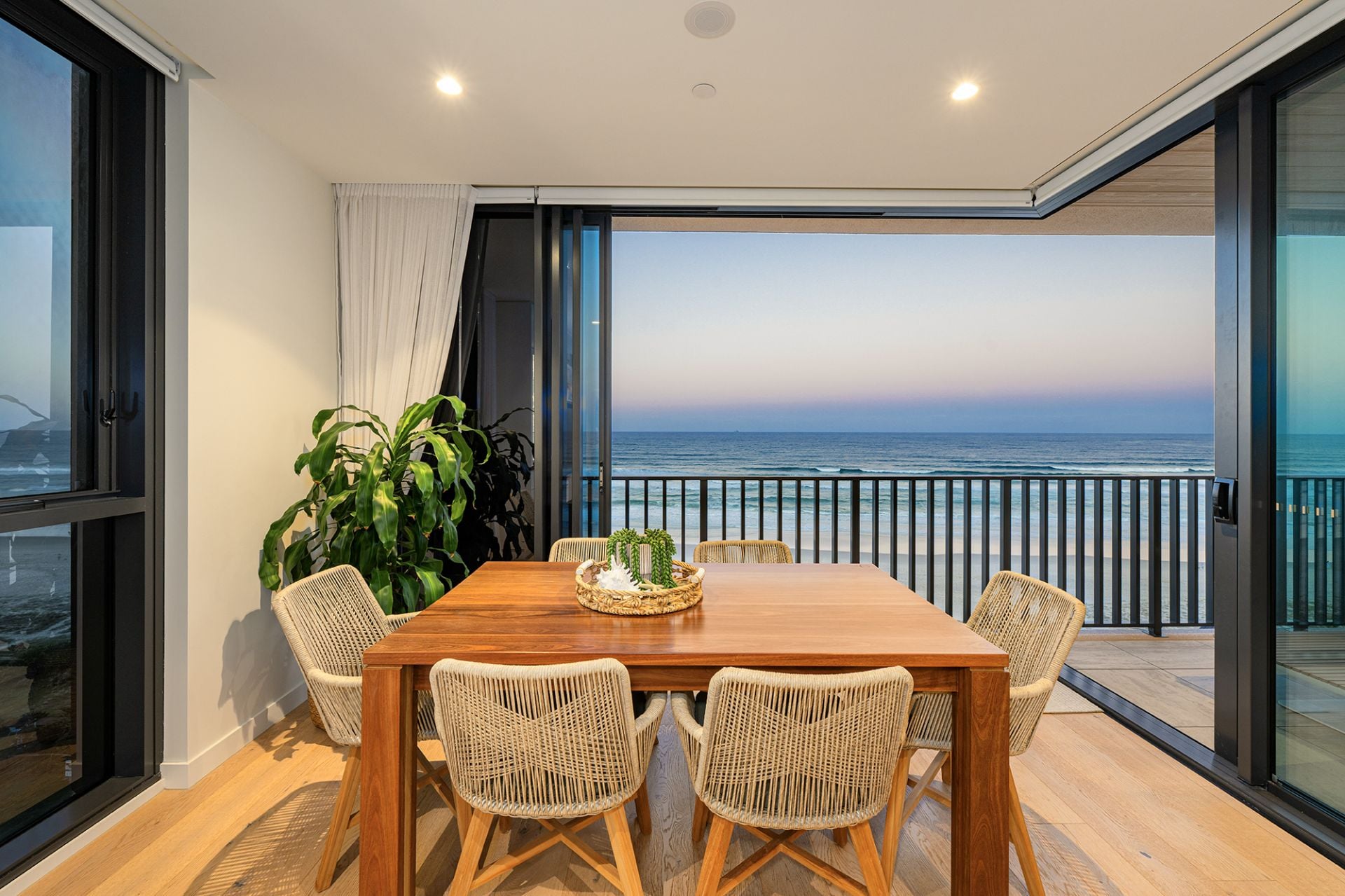 805/4 Seventeenth Avenue, Palm Beach - Thumbnail 3