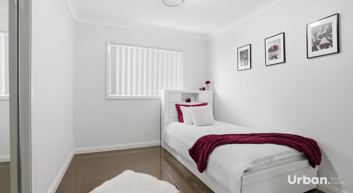 Denham Court 32 Plumegrass Avenue