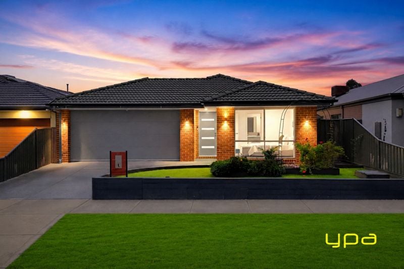 27 Donatello Crescent Narre Warren VIC, Narre Warren - Image 1