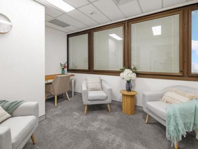 FULLY FITTED SPRING HILL MEDICAL !