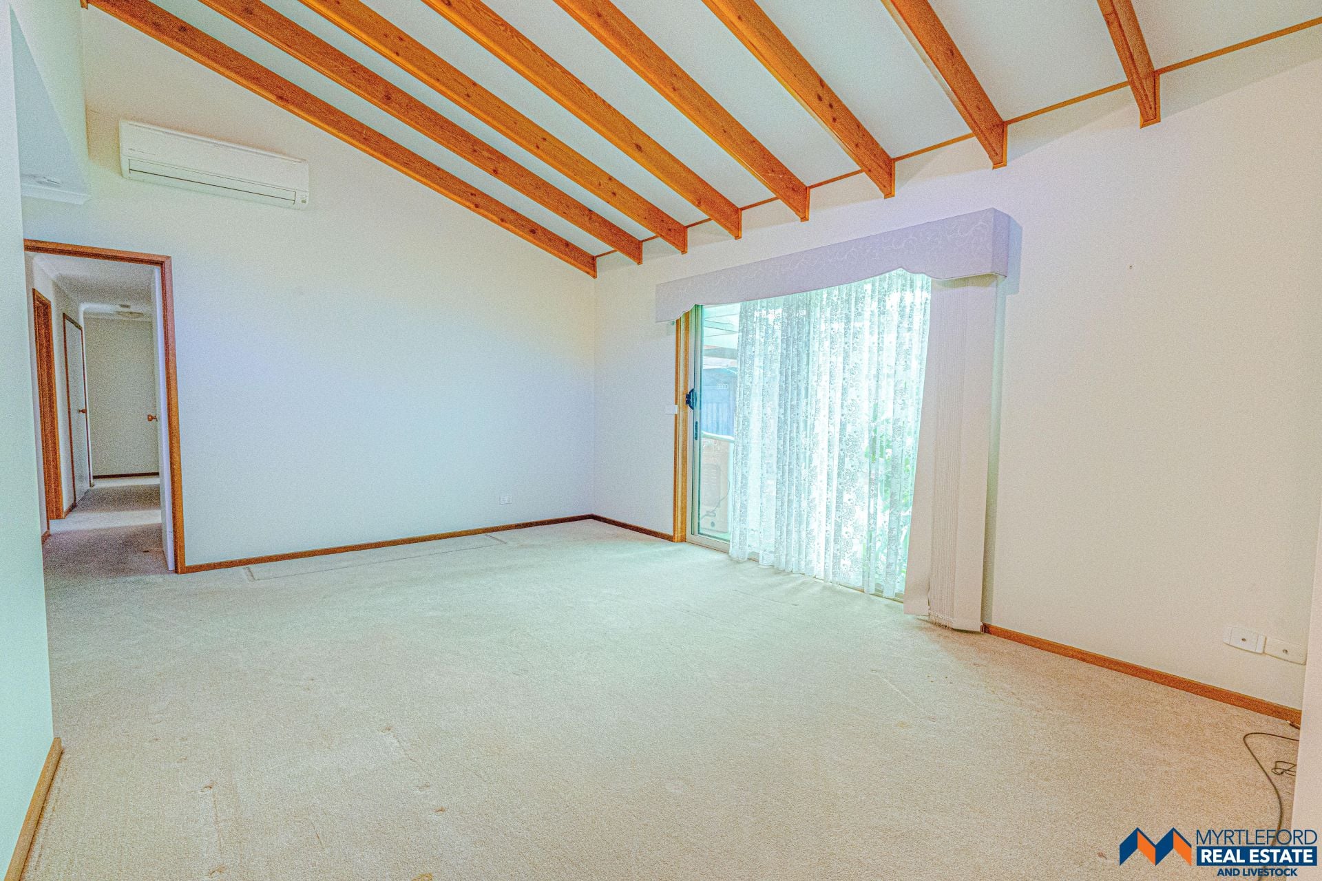 1 Milne Avenue, MYRTLEFORD, Myrtleford - Thumbnail 4