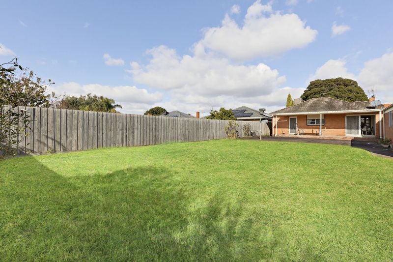 8 Burton Street, Lalor