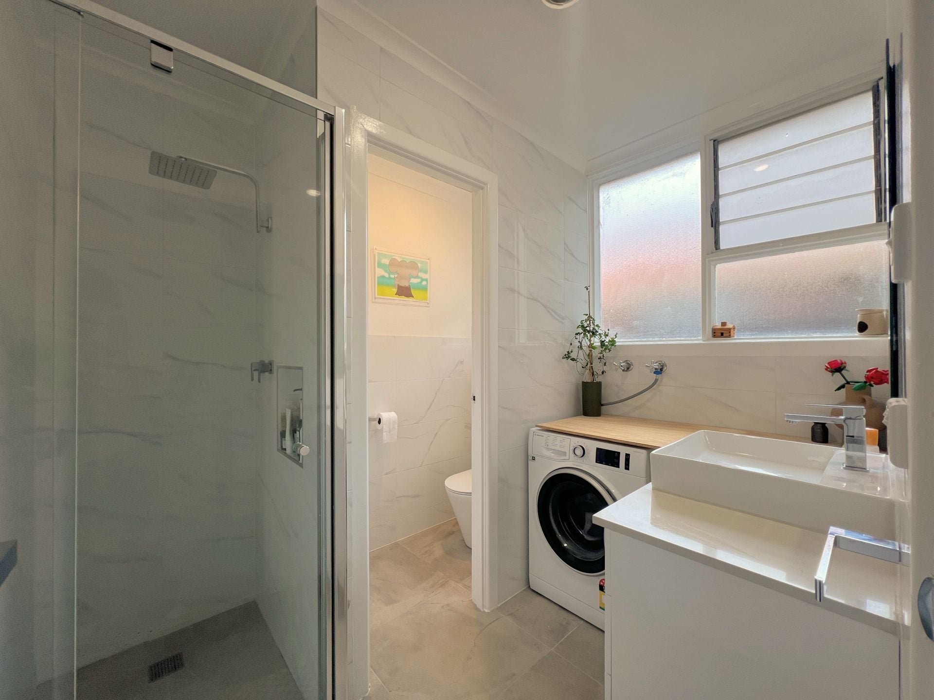 Beautifully Refurbished Unit in a Prime Reservoir Location