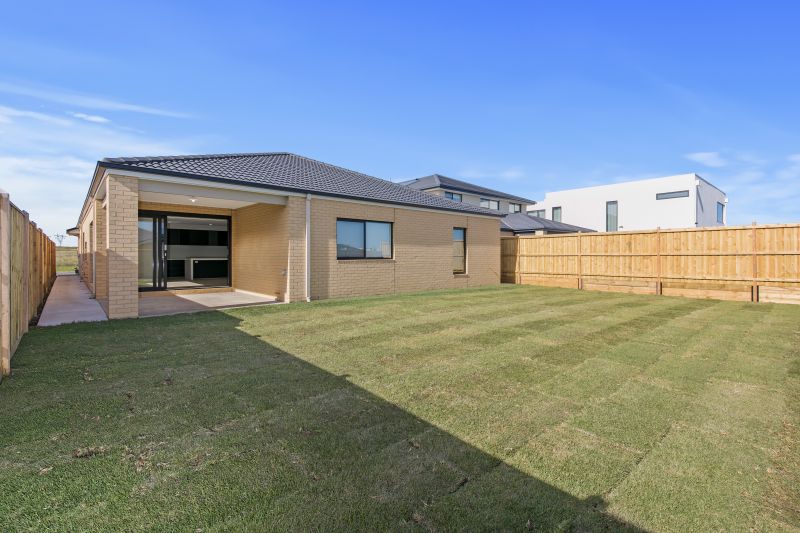 8 Saddledome Road, Wollert